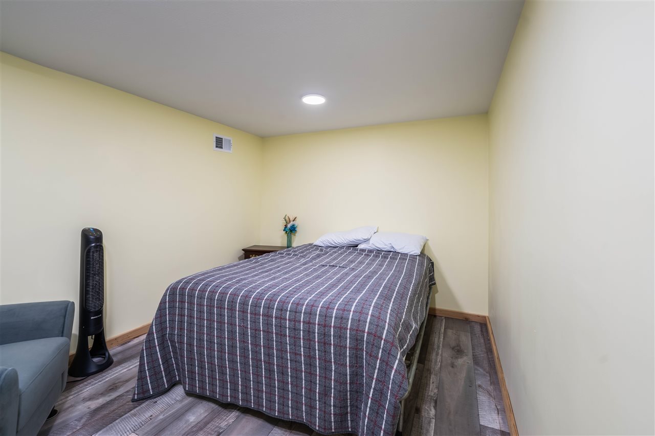 Connersville, Indiana, 47331, United States, 3 Bedrooms Bedrooms, ,2 BathroomsBathrooms,Residential,For Sale,1847503