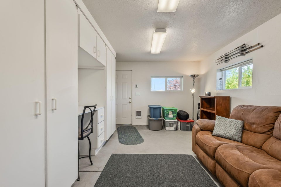 Prineville, Oregon, 97754, United States, 3 Bedrooms Bedrooms, ,3 BathroomsBathrooms,Residential,For Sale,1804823
