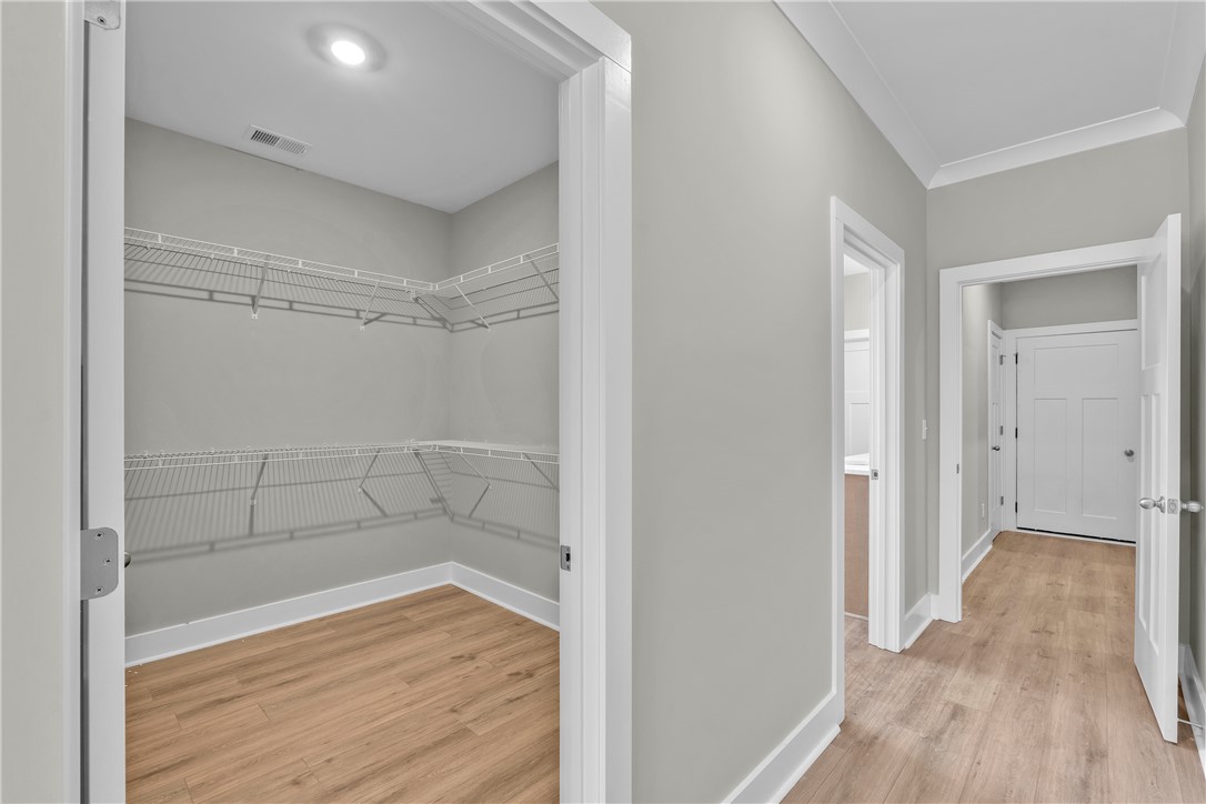 Seneca, South Carolina, 29678, United States, 4 Bedrooms Bedrooms, ,3 BathroomsBathrooms,Residential,For Sale,1900904
