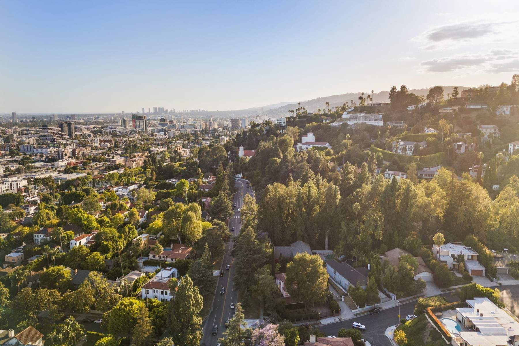  2103  N Hobart Blvd - 物件實景
