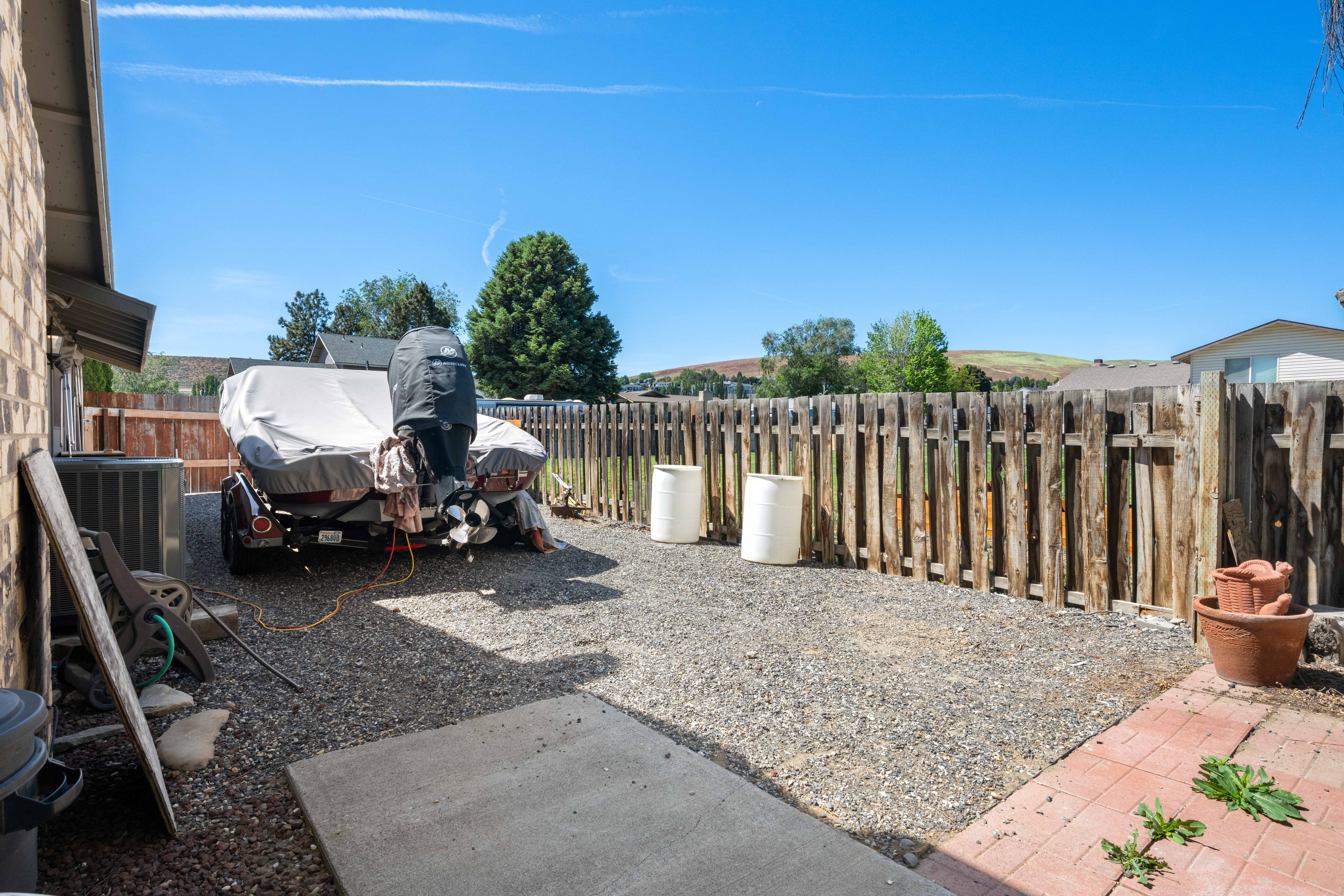  Welcome to this Charming 1-Story Home Situated On a Generous .35 Acre Lot - 物件實景