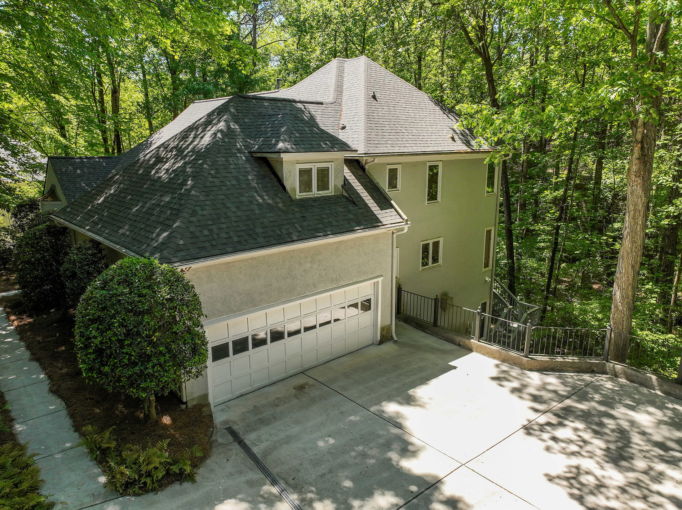  Glen Errol Gem with Daylight Basement and Expansion Potential - 物件實景