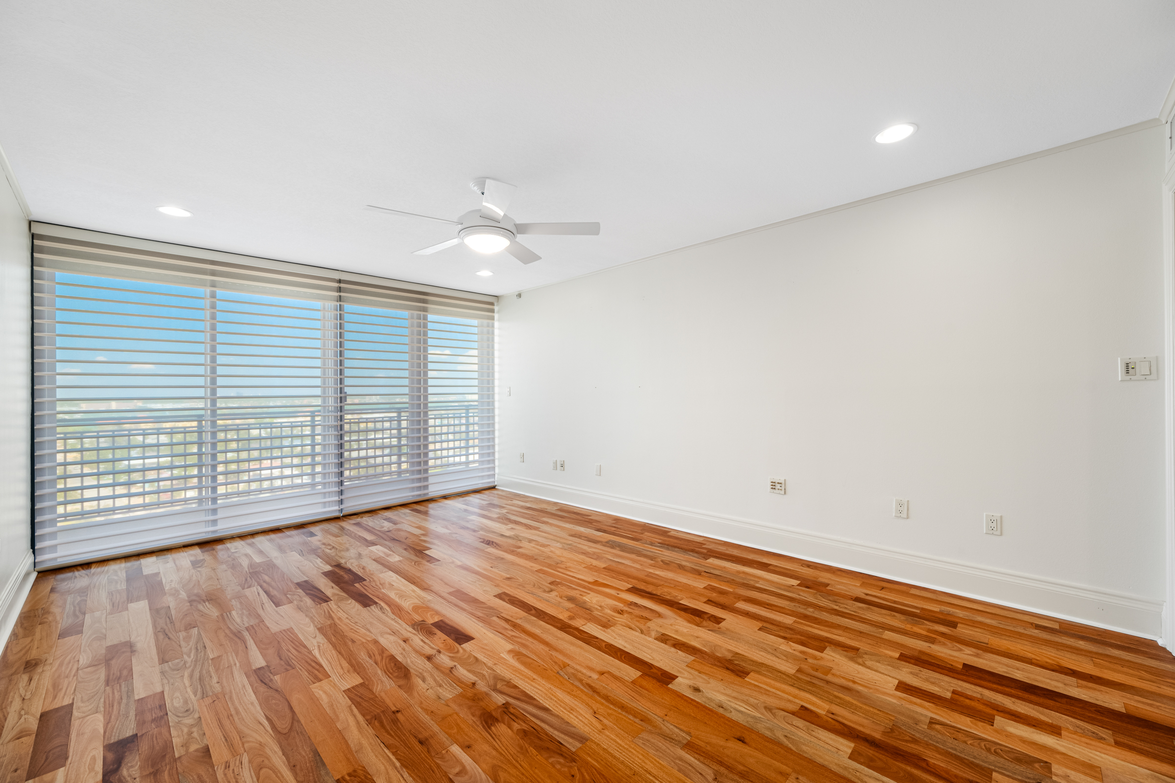 Treasure Island, Florida, 33706, United States, 2 Bedrooms Bedrooms, ,4 BathroomsBathrooms,Residential,For Sale,1830470