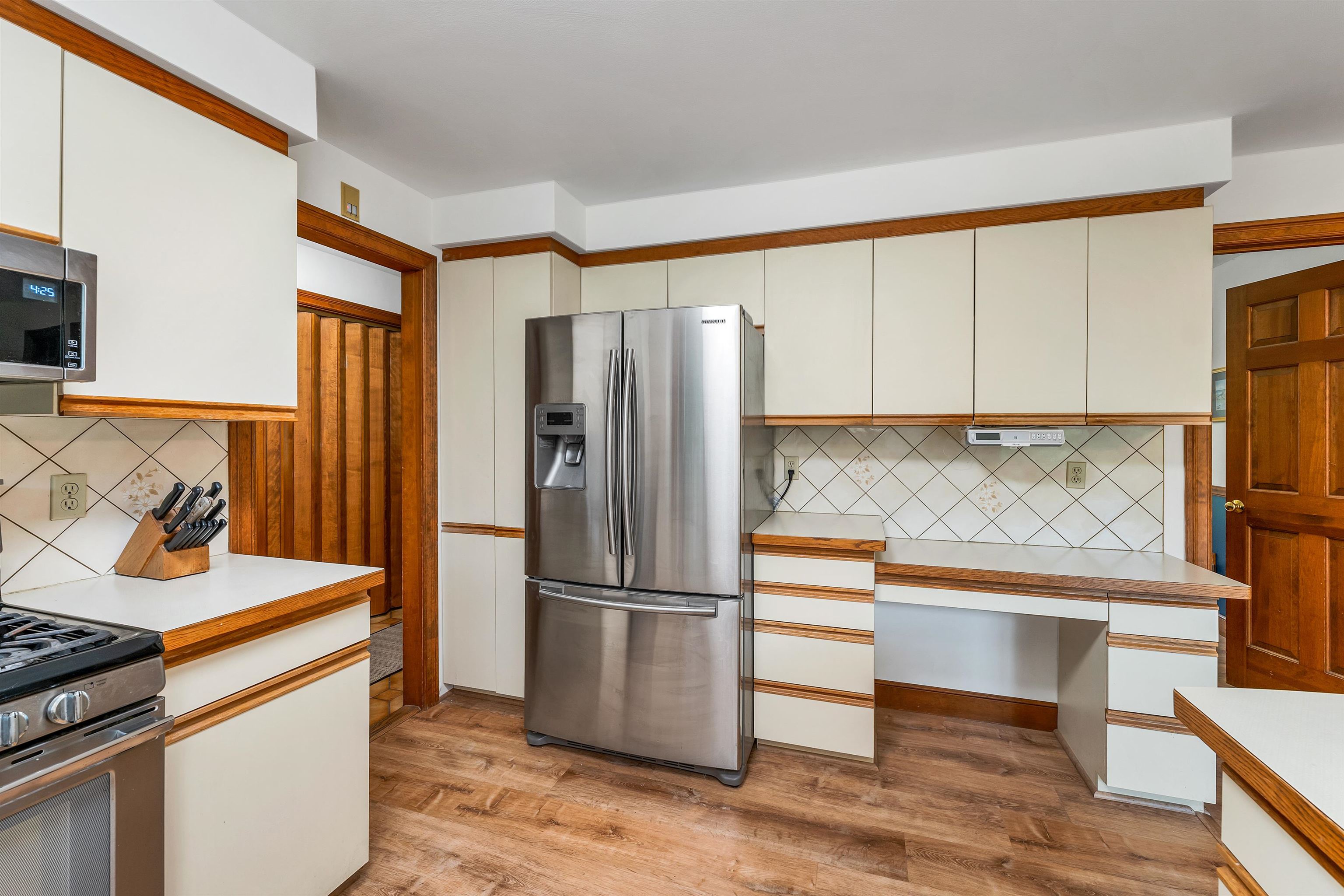 Salem, New Hampshire, 03079, United States, 4 Bedrooms Bedrooms, ,3 BathroomsBathrooms,Residential,For Sale,1924939