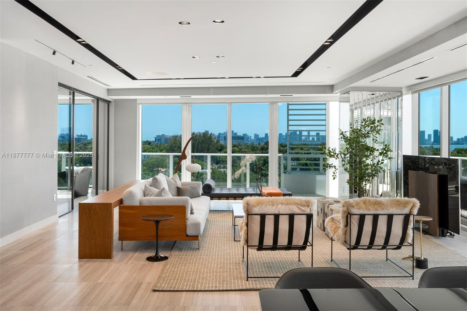 Miami Beach, Florida, 33140, United States, 4 Bedrooms Bedrooms, ,5 BathroomsBathrooms,Residential,For Sale,1948175