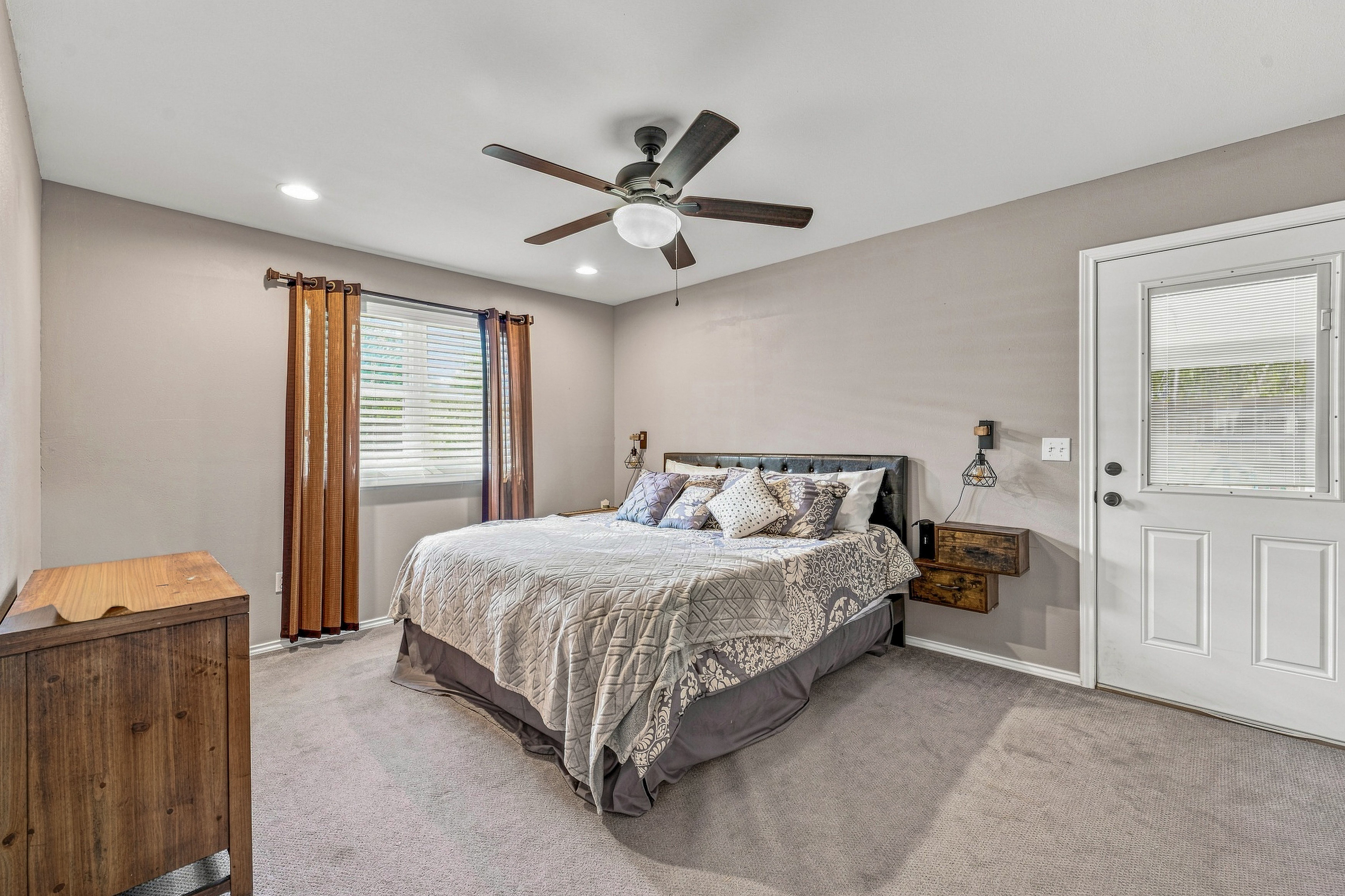  730 Virginia Street, Graham, TX, 76450 - 物件實景