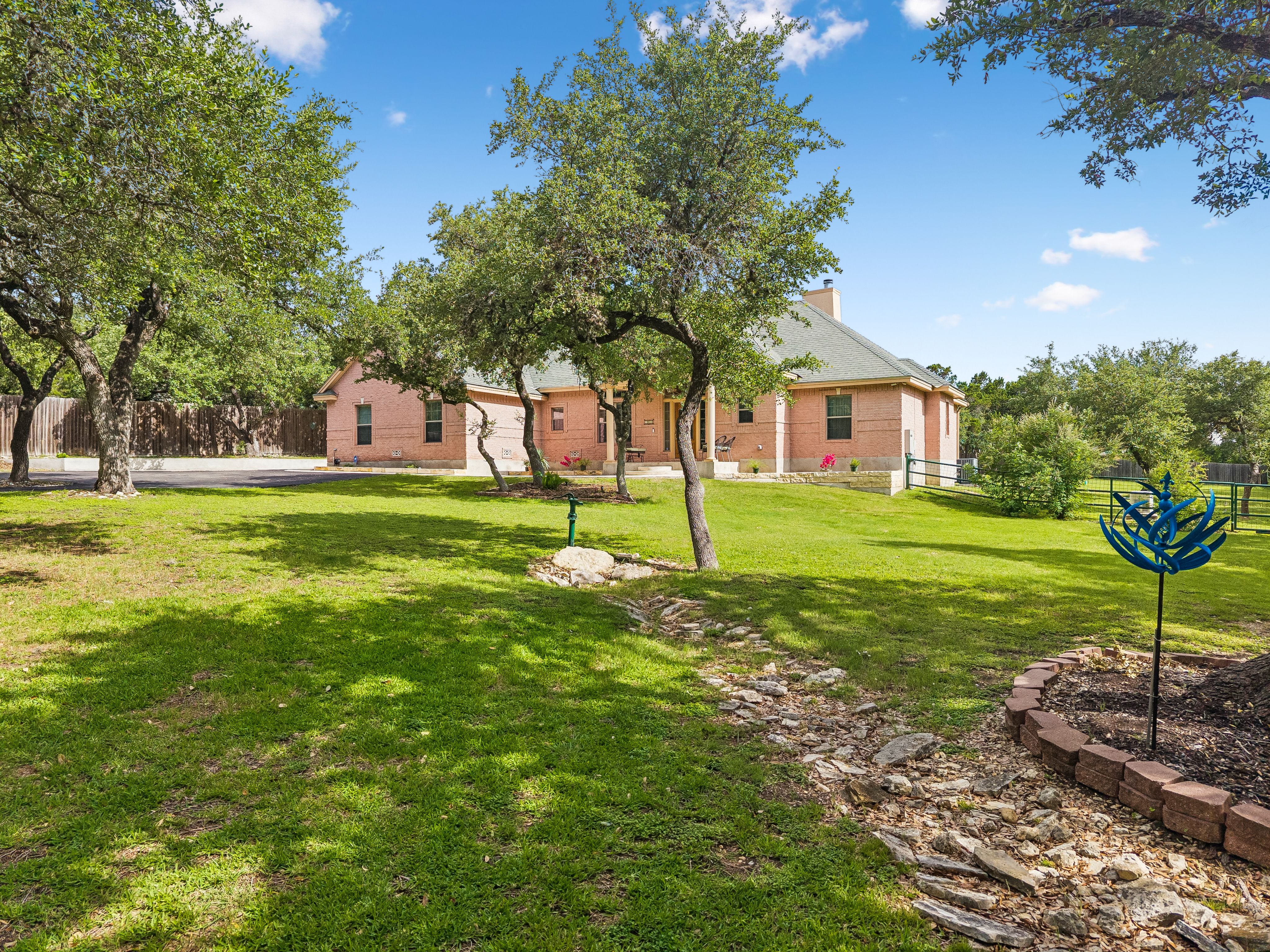  Pool, Pavilion & Peaceful Hill Country Living - 物件實景