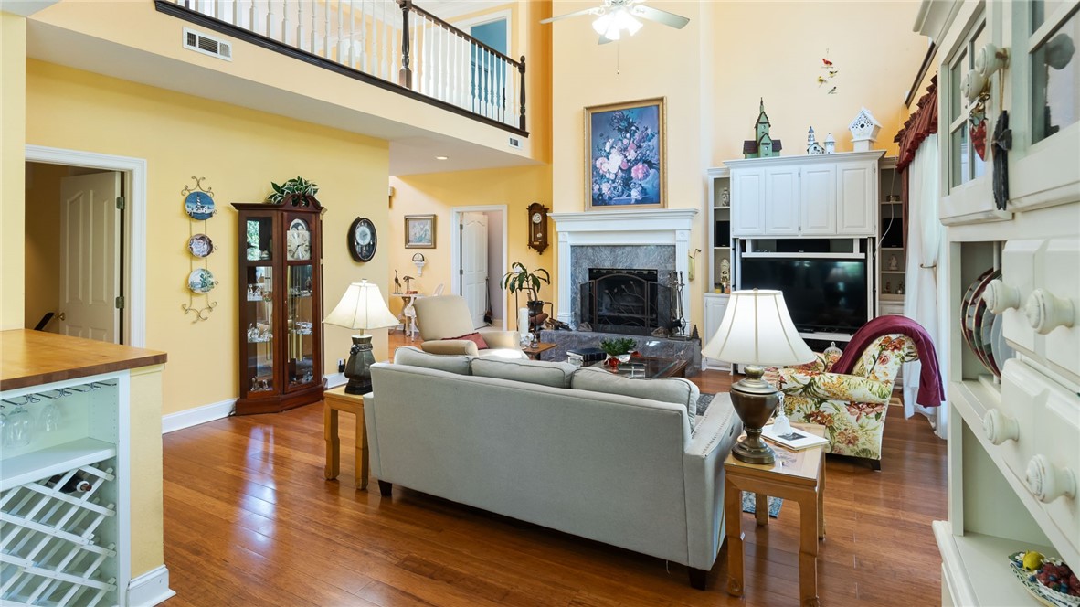 Rogers, Arkansas, 72756, United States, 5 Bedrooms Bedrooms, ,7 BathroomsBathrooms,Residential,For Sale,1846782