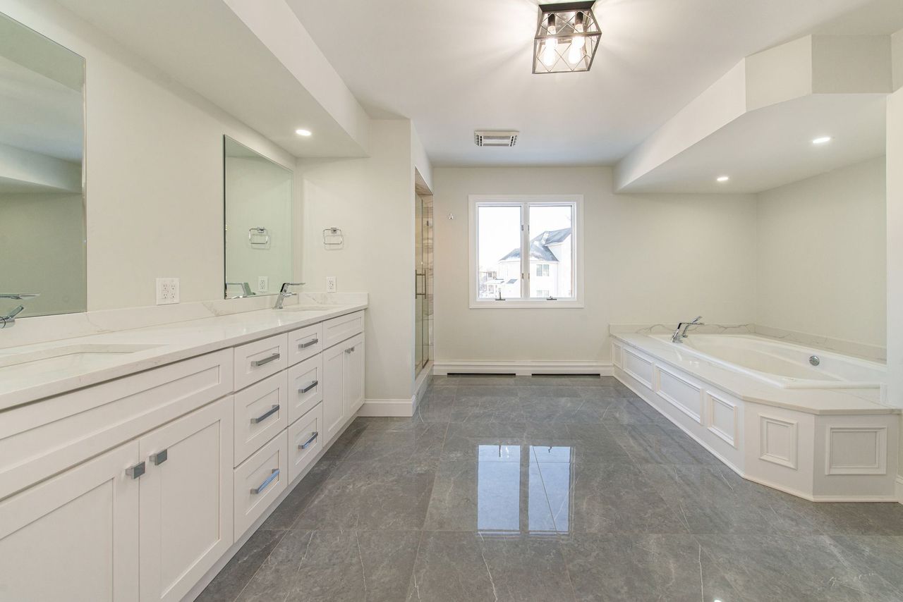 Fairfield, New Jersey, 07004, United States, 4 Bedrooms Bedrooms, ,5 BathroomsBathrooms,Residential,For Sale,2005992