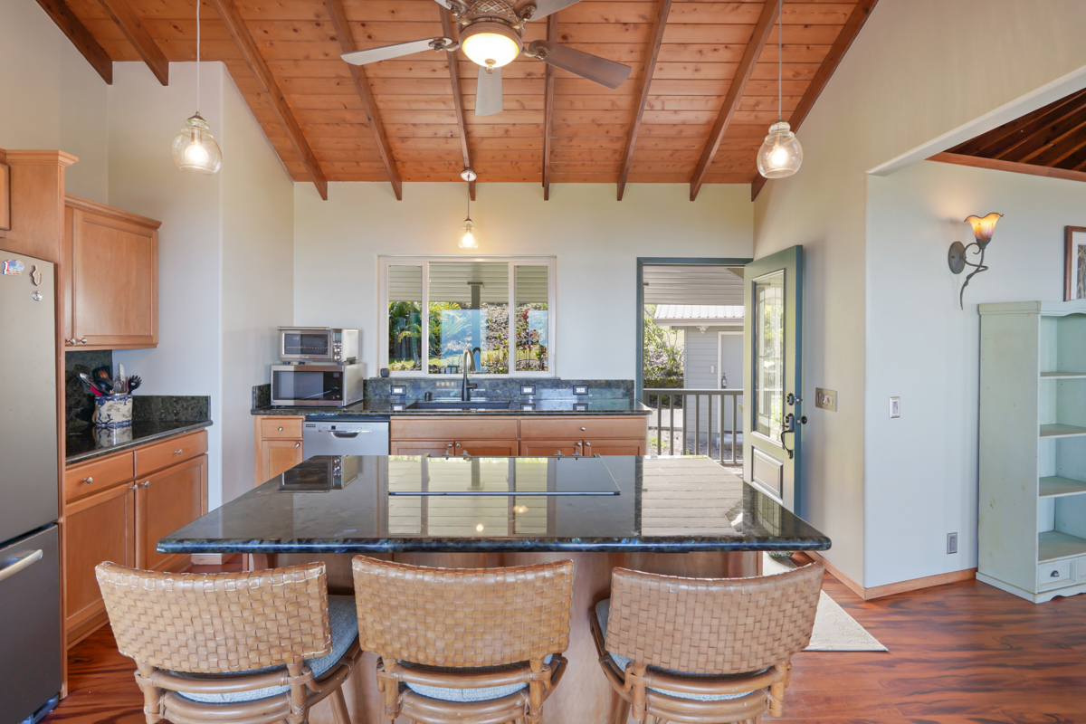 Captain Cook, Hawaii, 96704, United States, 2 Bedrooms Bedrooms, ,2 BathroomsBathrooms,Residential,For Sale,1941620