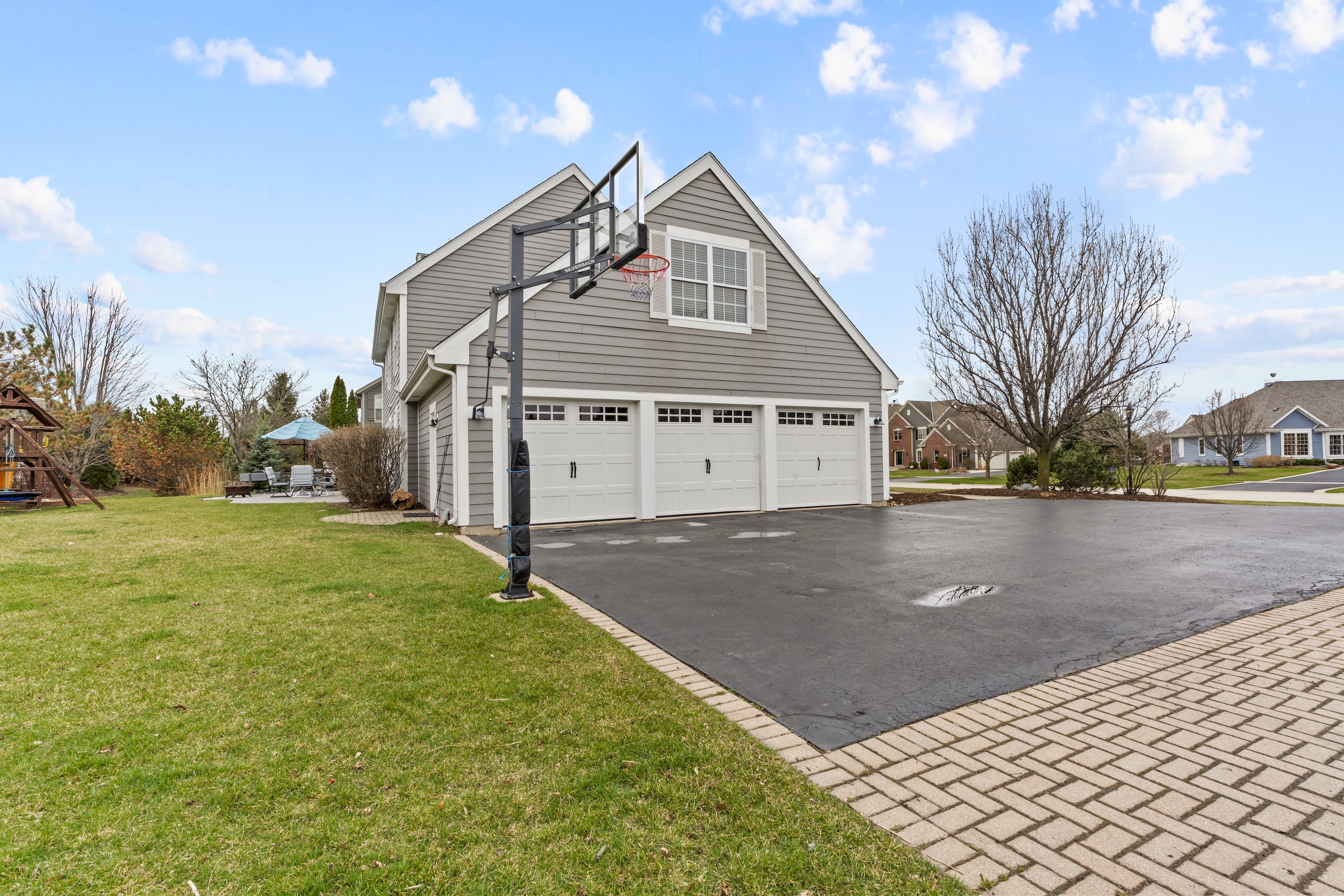  Desirable Pabst Farms Four Bedroom Colonial - 物件實景