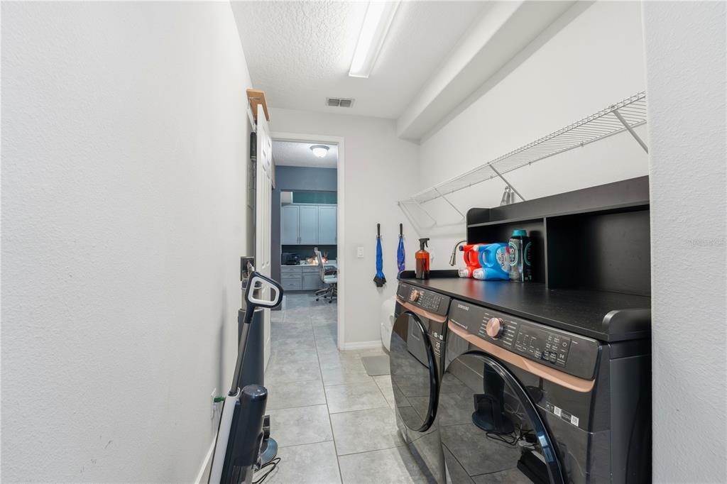 Winter Garden, Florida, 34787, United States, 5 Bedrooms Bedrooms, ,5 BathroomsBathrooms,Residential,For Sale,1987949