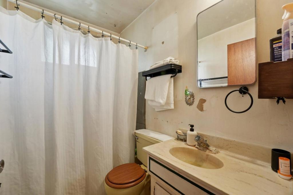 Salinas, California, 93906, United States, 3 Bedrooms Bedrooms, ,2 BathroomsBathrooms,Residential,For Sale,2012304