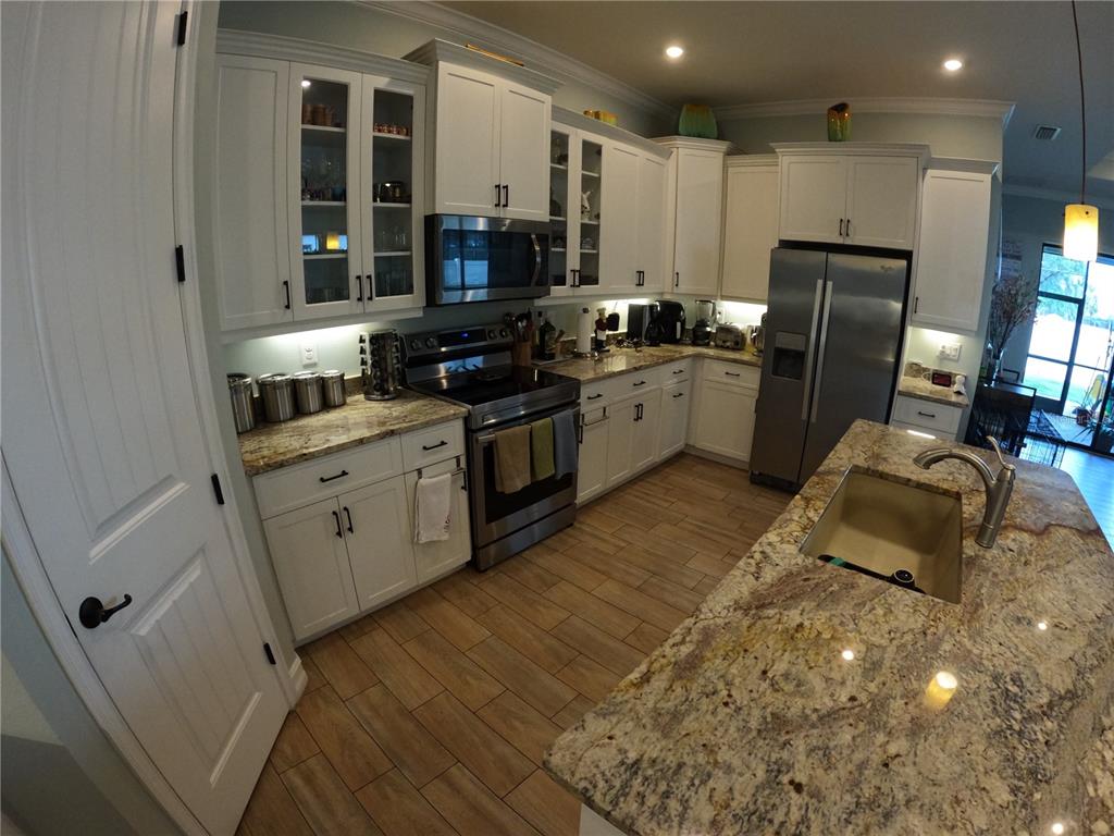 Sarasota, Florida, 34243, United States, 4 Bedrooms Bedrooms, ,3 BathroomsBathrooms,Residential,For Sale,1874918