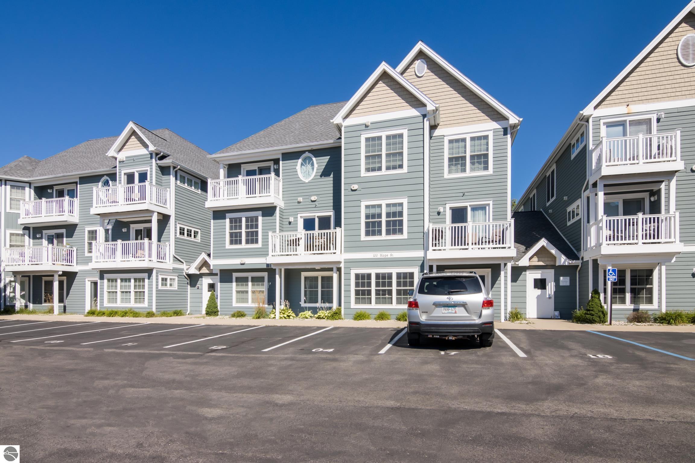Traverse City, Michigan, 49686, United States, 2 Bedrooms Bedrooms, ,3 BathroomsBathrooms,Residential,For Sale,1926314