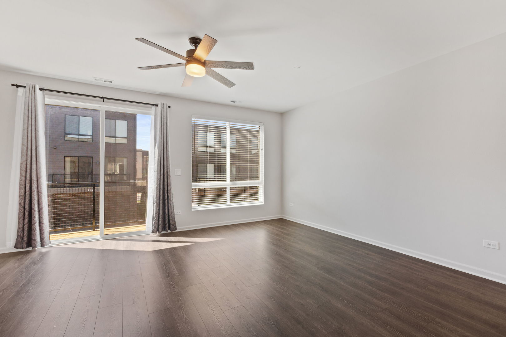 Schaumburg, Illinois, 60173, United States, 3 Bedrooms Bedrooms, ,3 BathroomsBathrooms,Residential,For Sale,1868457
