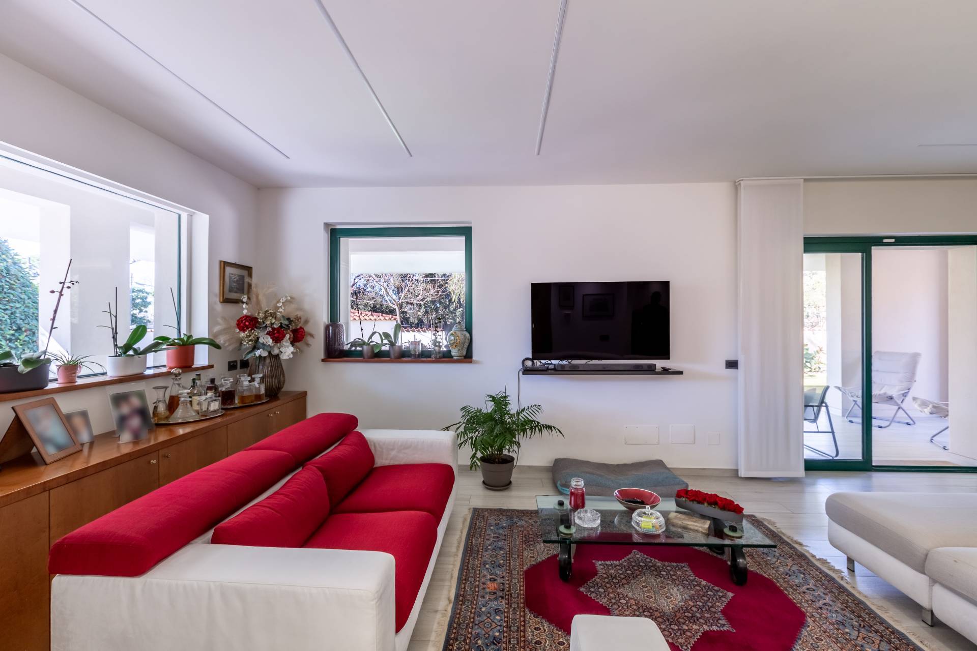Roma, Roma, 00100, IT, 6 Bedrooms Bedrooms, ,5 BathroomsBathrooms,Residential,For Sale,1941968