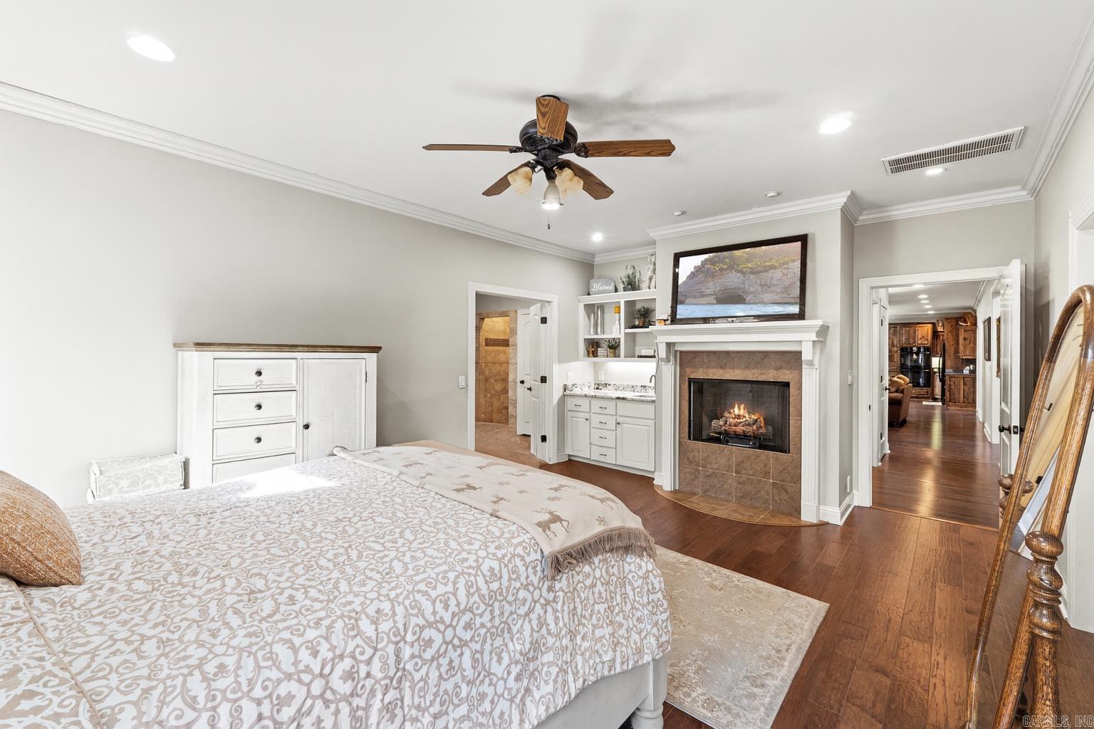 Benton, Arkansas, 72019, United States, 5 Bedrooms Bedrooms, ,5 BathroomsBathrooms,Residential,For Sale,1994401