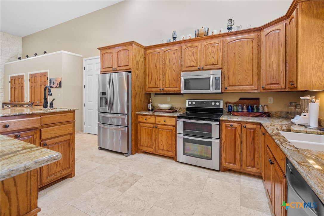 Inez, Texas, 77968, United States, 5 Bedrooms Bedrooms, ,6 BathroomsBathrooms,Residential,For Sale,1895563