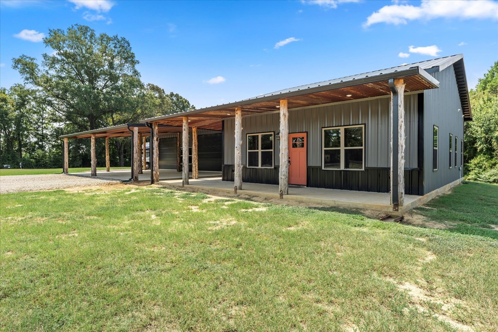 Rusk, Texas, 75785, United States, 1 Bedroom Bedrooms, ,3 BathroomsBathrooms,Residential,For Sale,1918158