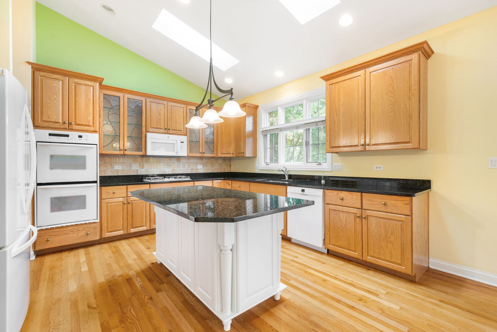 Palos Heights, Illinois, 60463, United States, 3 Bedrooms Bedrooms, ,4 BathroomsBathrooms,Residential,For Sale,1965288