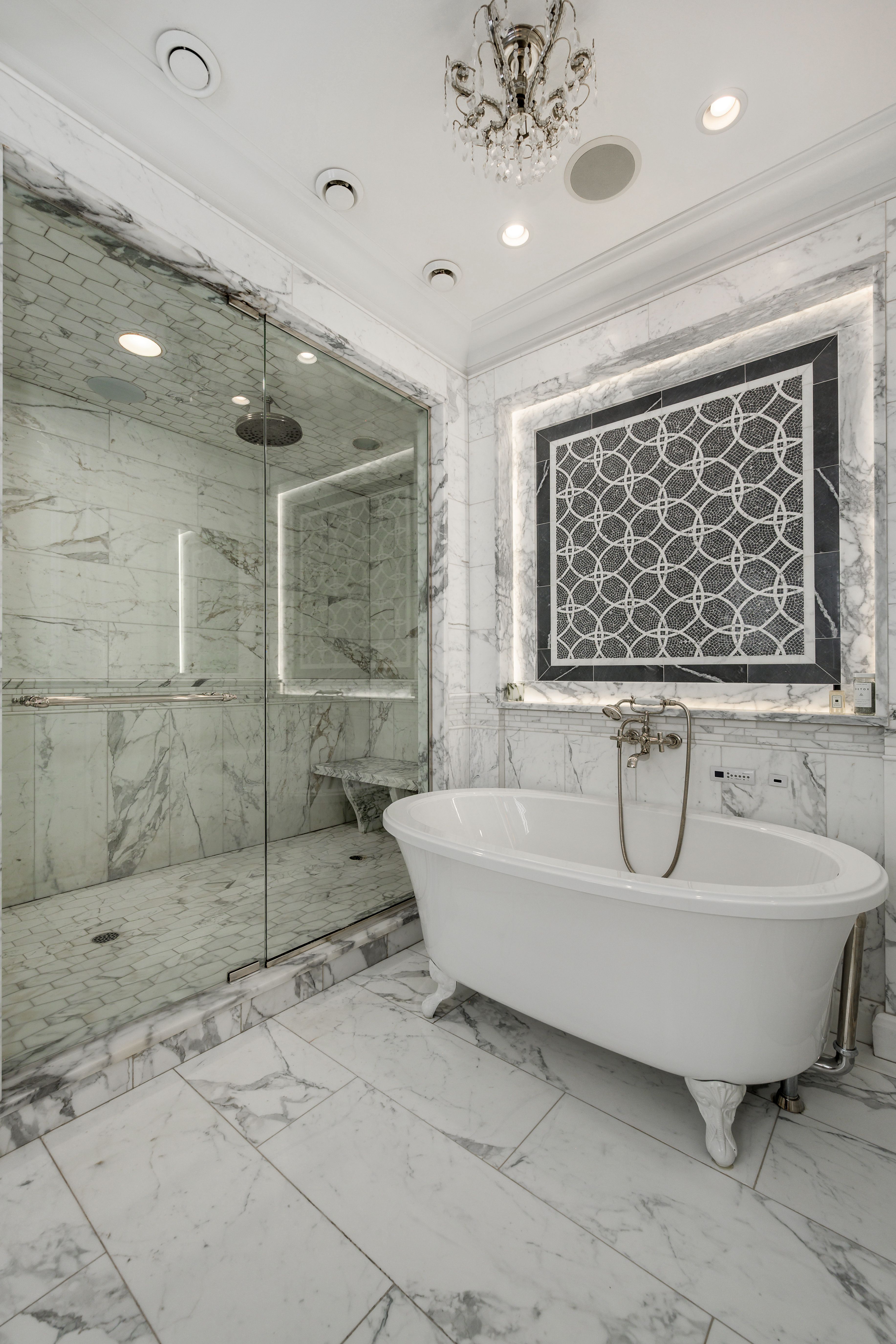  Impeccably Maintained Single-Family Residence on Lake Shore Drive - 物件實景