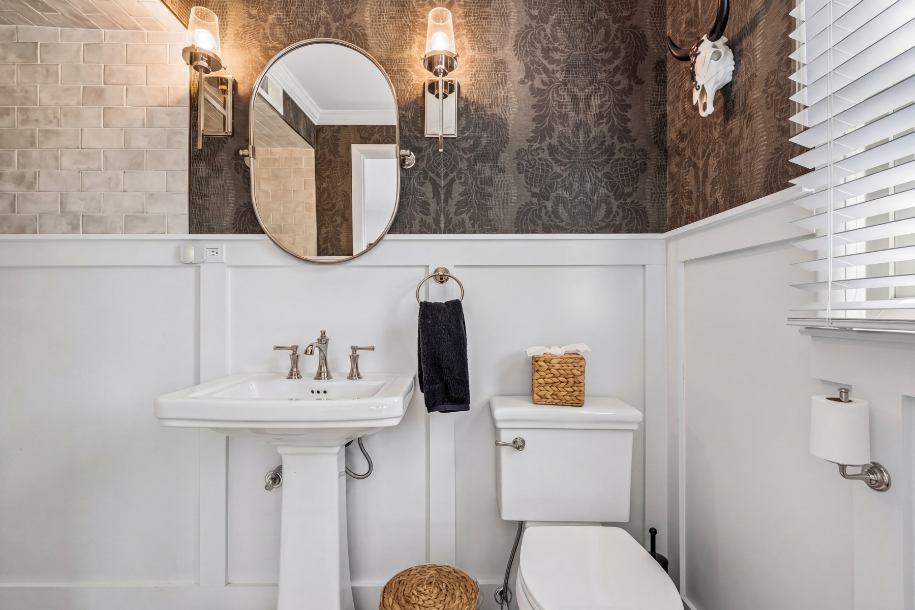  Immaculate and Updated Split Level Residence - 物件實景