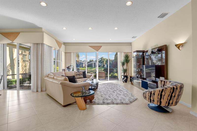 Lake Worth, Florida, 33467, United States, 3 Bedrooms Bedrooms, ,2 BathroomsBathrooms,Residential,For Sale,1993351