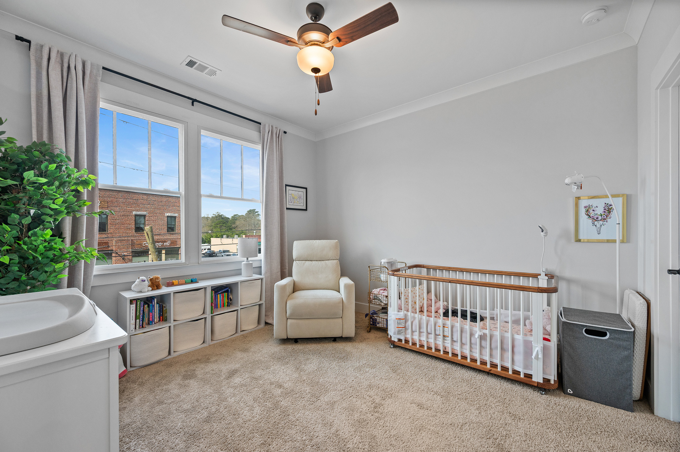  Three Bedroom Roswell Townhome Blends Comfort, Convenience and Style - 物件實景