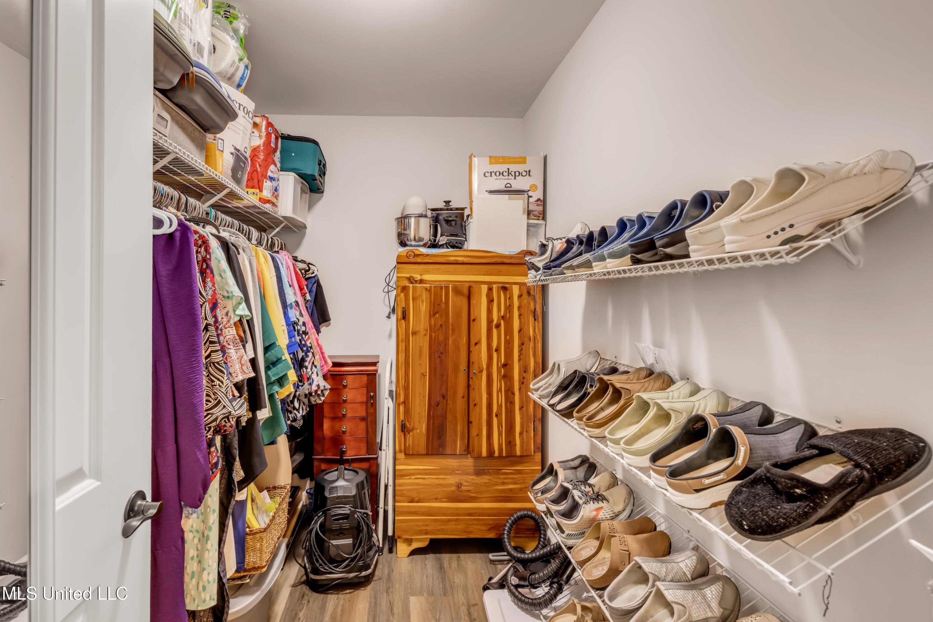 Gautier, Mississippi, 39553, United States, 4 Bedrooms Bedrooms, ,4 BathroomsBathrooms,Residential,For Sale,1989936