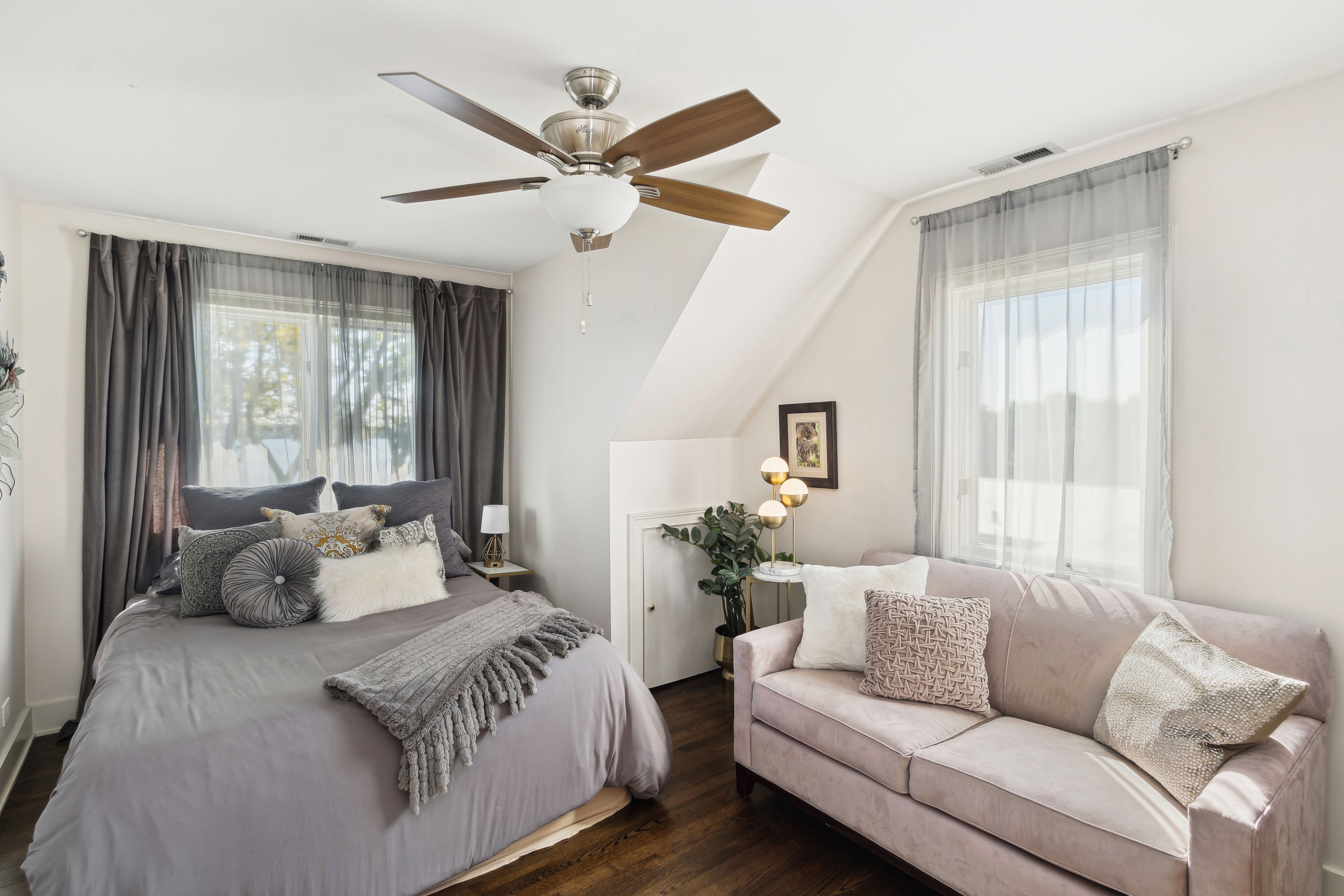  Experience the Uultimate Lakefront Lifestyle in this Legacy Home - 物件實景