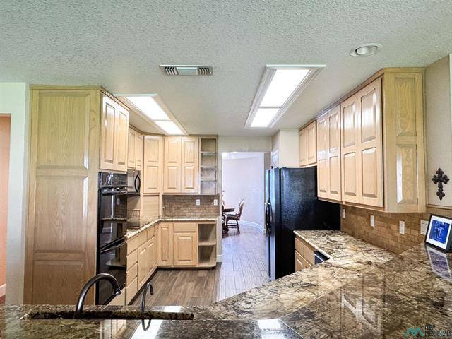 Artesia, New Mexico, 88210, United States, 4 Bedrooms Bedrooms, ,4 BathroomsBathrooms,Residential,For Sale,1980233