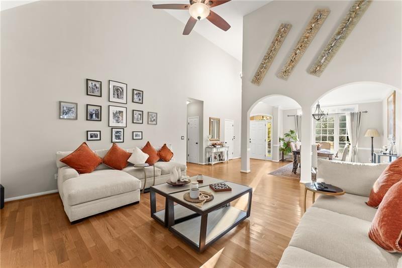 Acworth, Georgia, 30101, United States, 6 Bedrooms Bedrooms, ,4 BathroomsBathrooms,Residential,For Sale,1977927