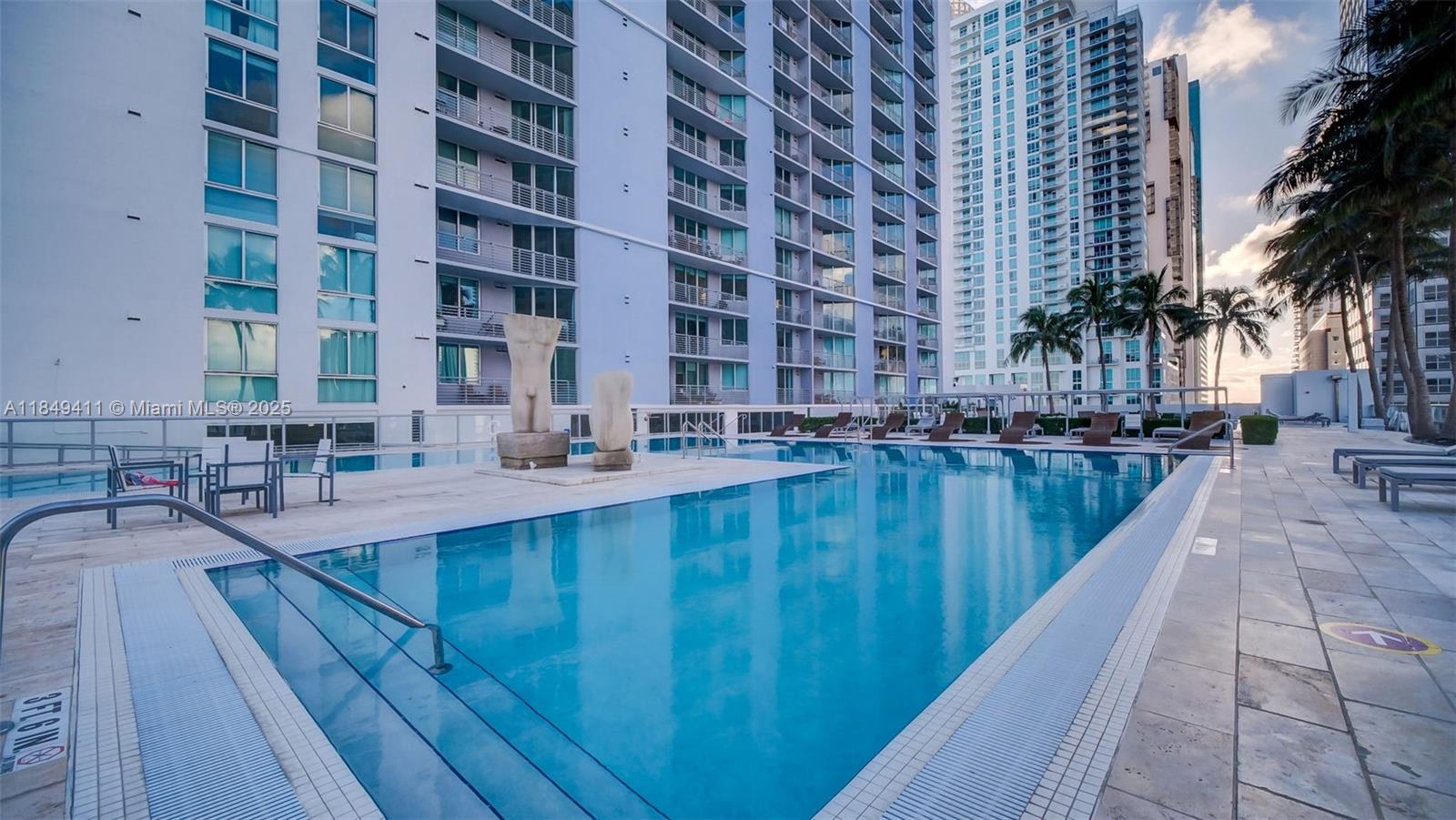 Miami, Florida, 33131, United States, 2 Bedrooms Bedrooms, ,2 BathroomsBathrooms,Residential,For Sale,1906062