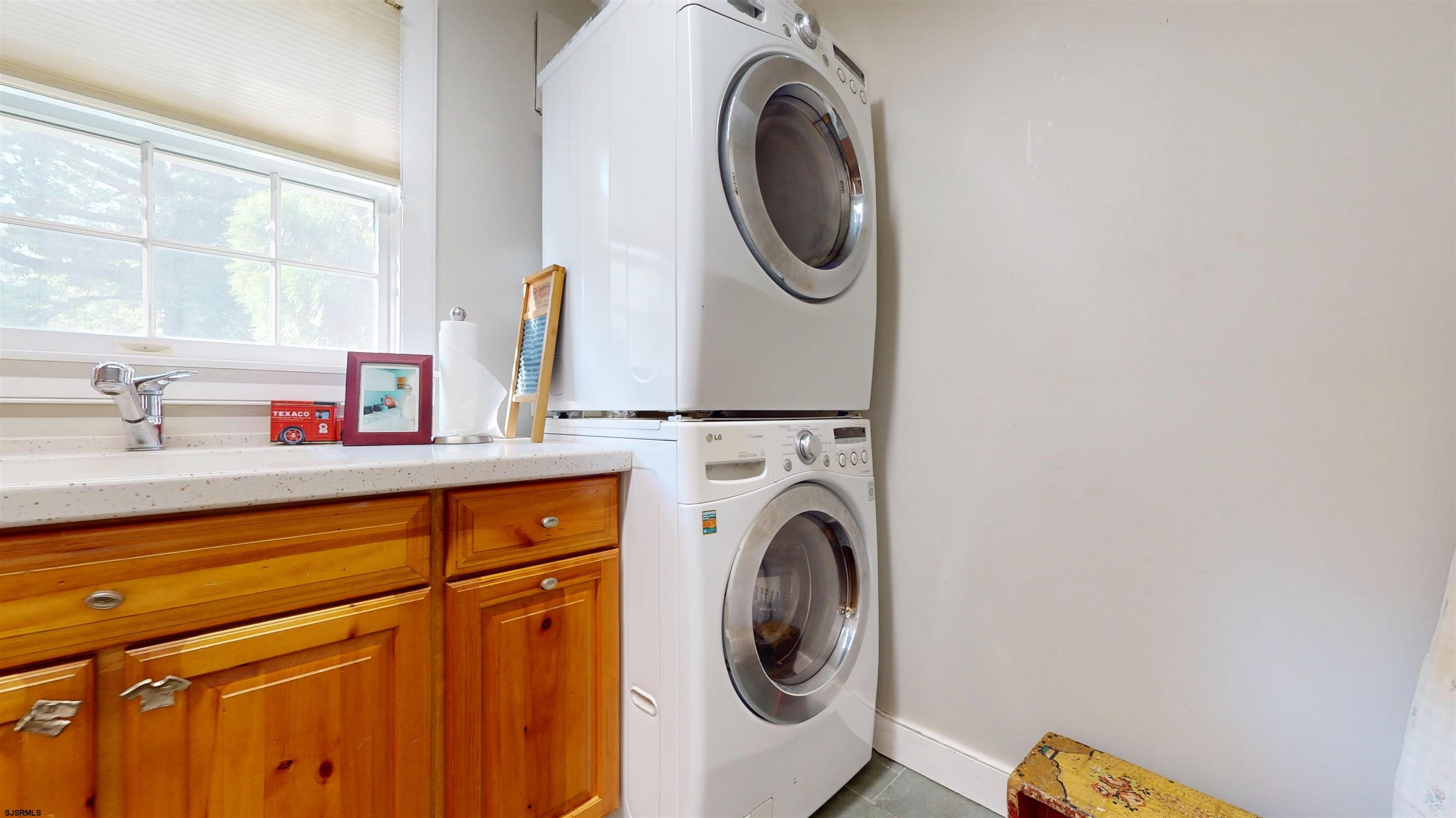 Linwood, New Jersey, 08221, United States, 6 Bedrooms Bedrooms, ,5 BathroomsBathrooms,Residential,For Sale,1975811