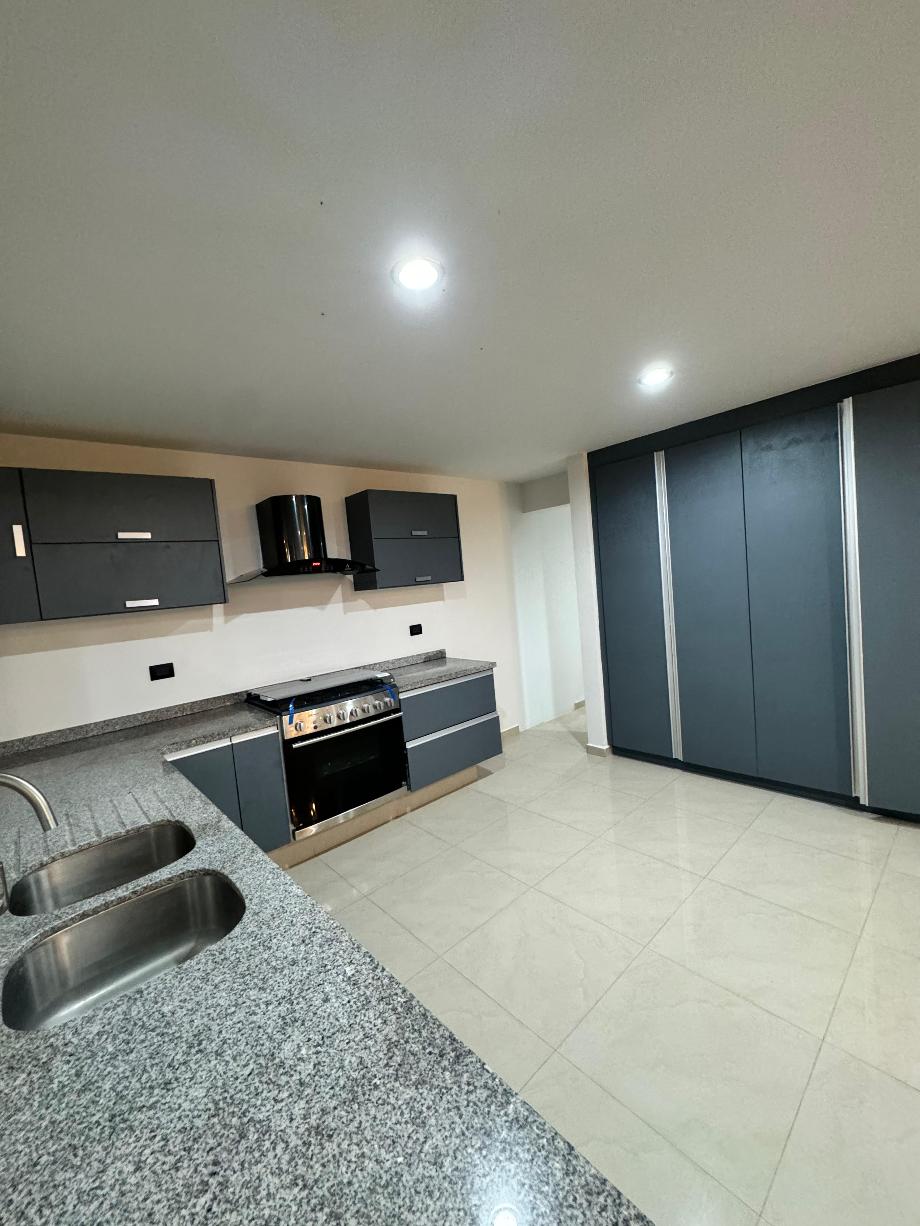 Cerro Lago Palomas, Querétaro, Querétaro, 76230, Mexico, 3 Bedrooms Bedrooms, ,3 BathroomsBathrooms,Residential,For Sale,Cerro Lago Palomas,1672480