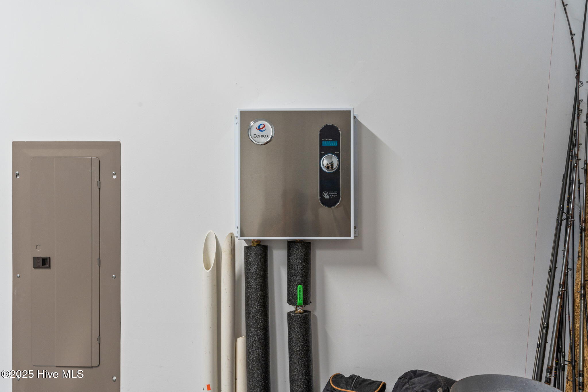 Oak Island, North Carolina, 28465, United States, 3 Bedrooms Bedrooms, ,2 BathroomsBathrooms,Residential,For Sale,1975510