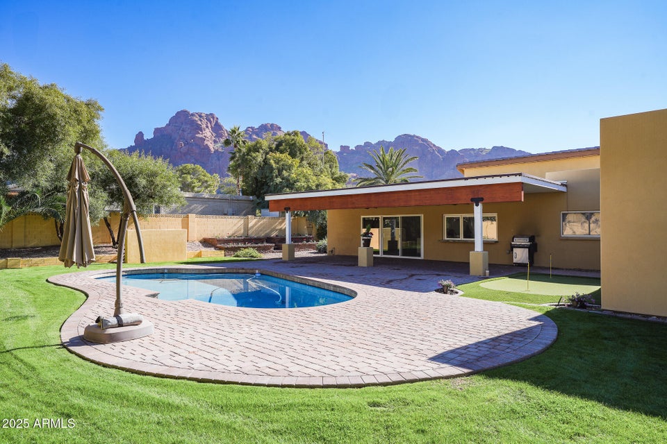 Phoenix, Arizona, 85018, United States, 4 Bedrooms Bedrooms, ,Residential,For Sale,2001186