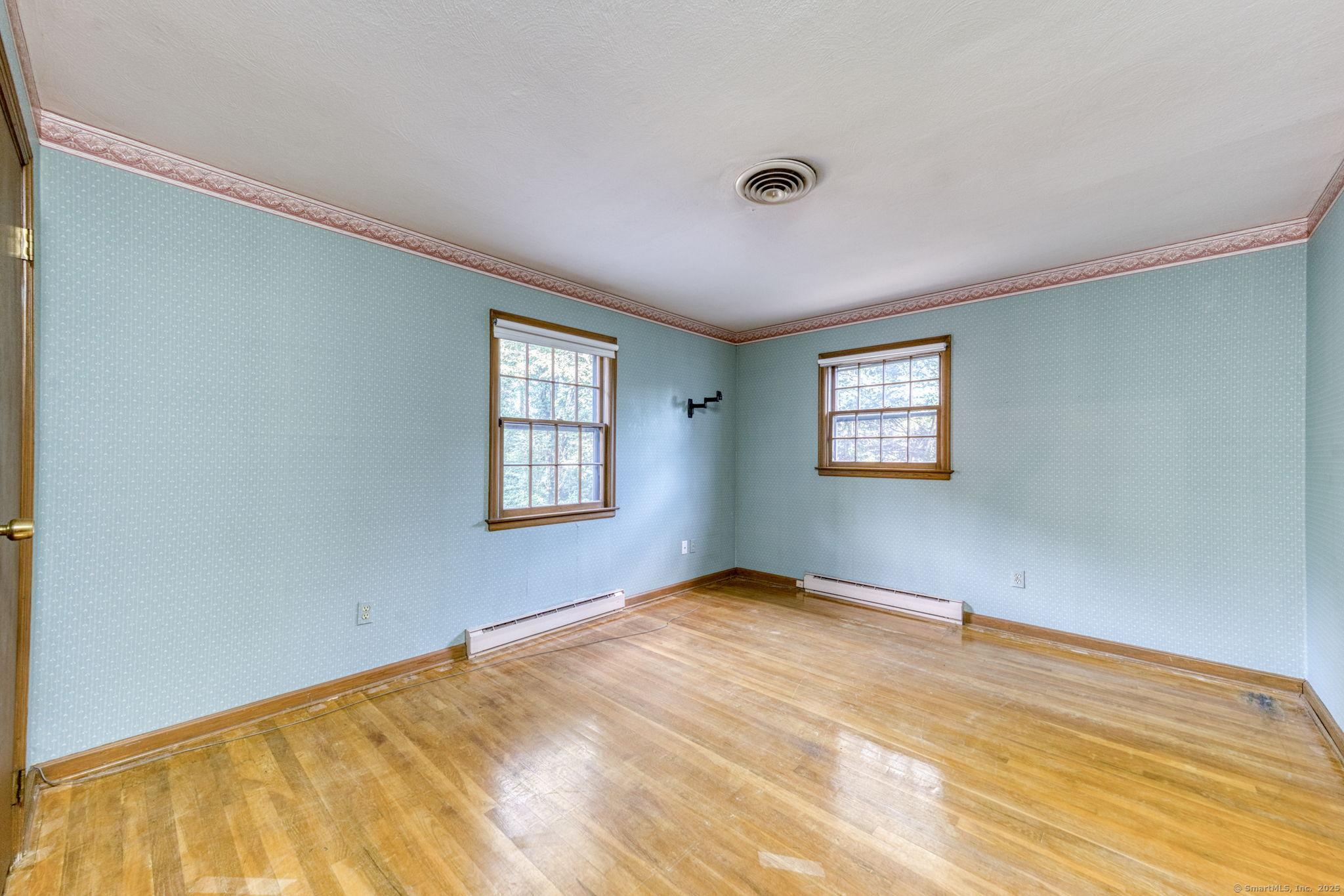 Wethersfield, Connecticut, 06109, United States, 4 Bedrooms Bedrooms, ,3 BathroomsBathrooms,Residential,For Sale,1935230