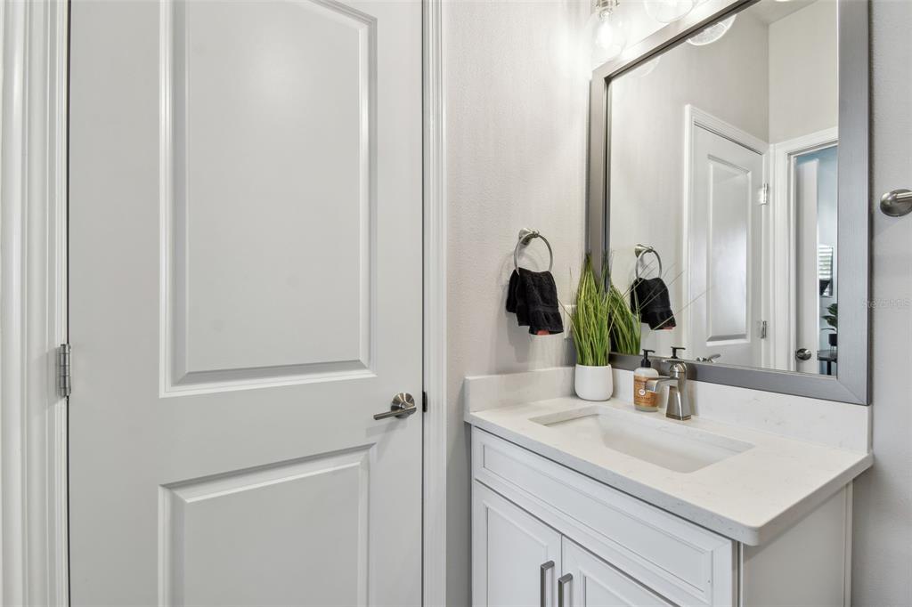 Sarasota, Florida, 34237, United States, 3 Bedrooms Bedrooms, ,4 BathroomsBathrooms,Residential,For Sale,1862311
