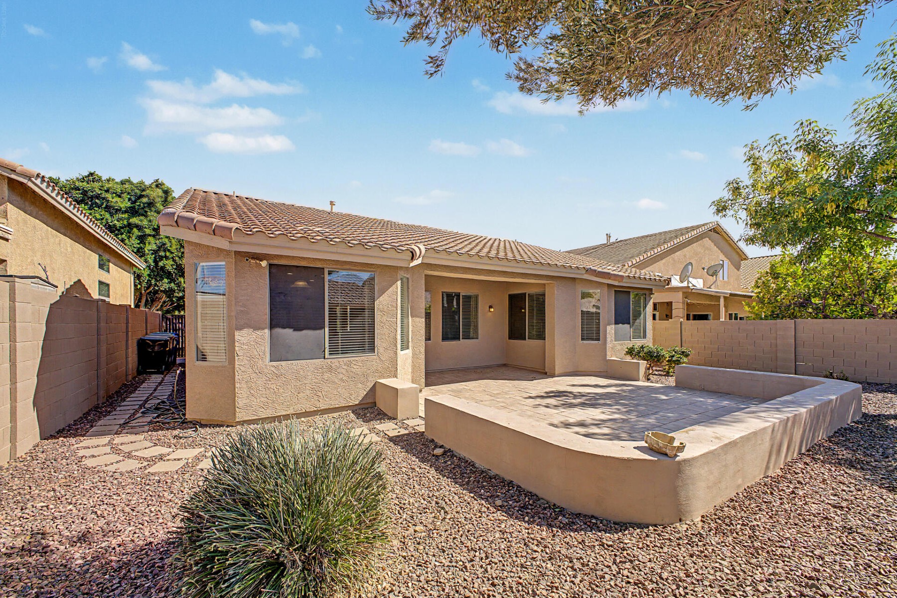  2124 W Red Bird Road  Phoenix, AZ - 物件實景