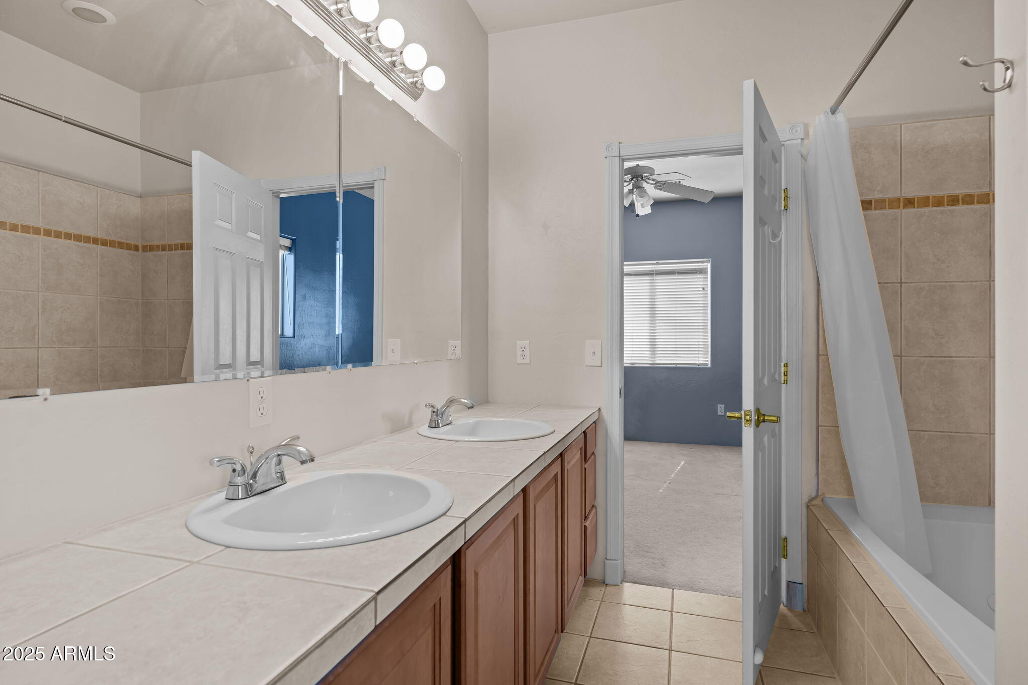 Morristown, Arizona, 85342, United States, 5 Bedrooms Bedrooms, ,4 BathroomsBathrooms,Residential,For Sale,1887145