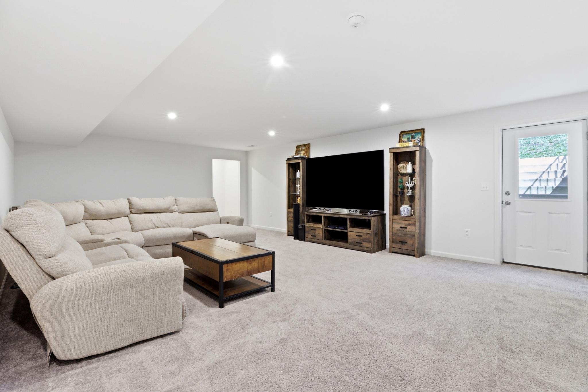  9428 Deschamp Court, Manassas, VA, 20112 - 物件實景