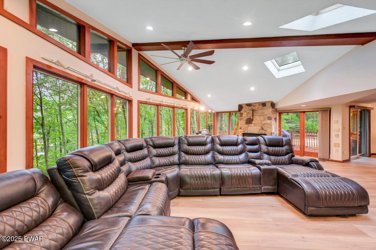 Hawley, Pennsylvania, 18428, United States, 3 Bedrooms Bedrooms, ,3 BathroomsBathrooms,Residential,For Sale,1937787