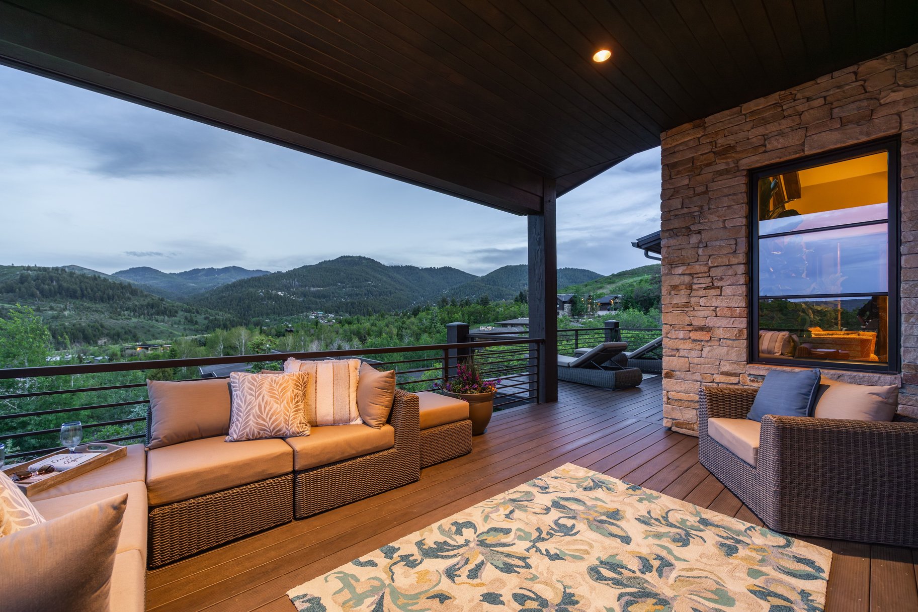  Luxury Custom Home in the Coveted Woods of Parleys Lane - 物件實景