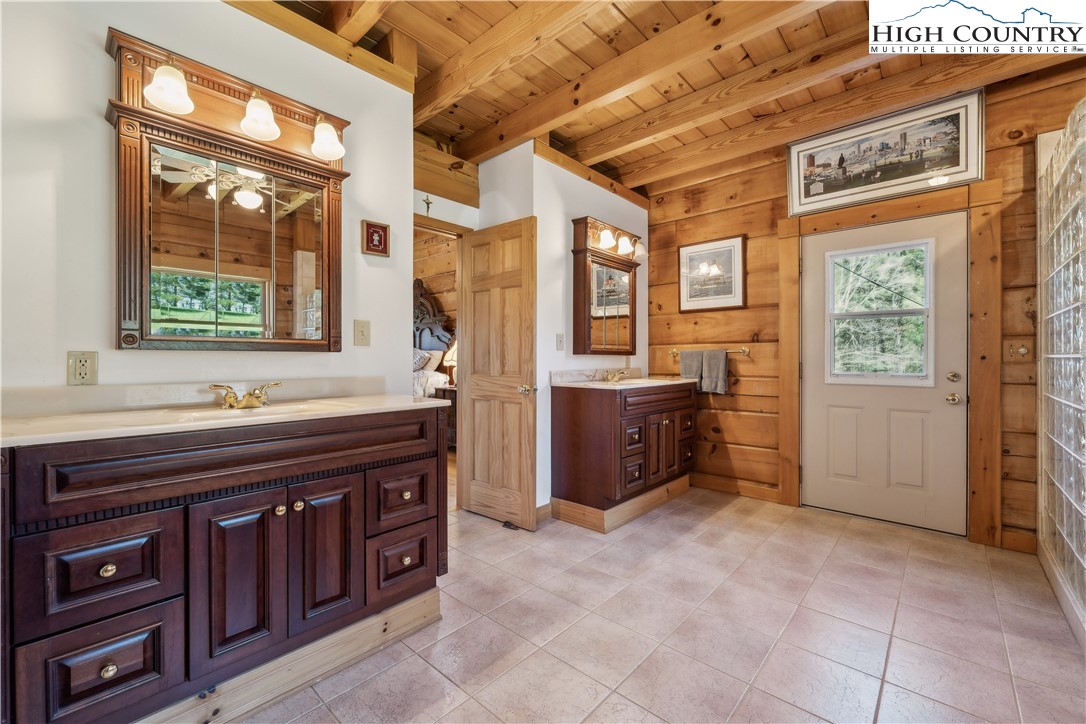 Grassy Creek, North Carolina, 28631, United States, 3 Bedrooms Bedrooms, ,4 BathroomsBathrooms,Residential,For Sale,1991857