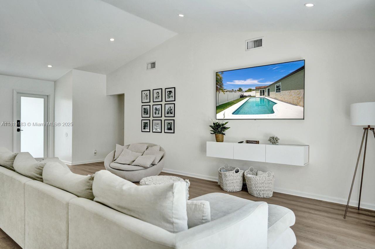 Boca Raton, Florida, 33496, United States, 3 Bedrooms Bedrooms, ,2 BathroomsBathrooms,Residential,For Sale,1850264