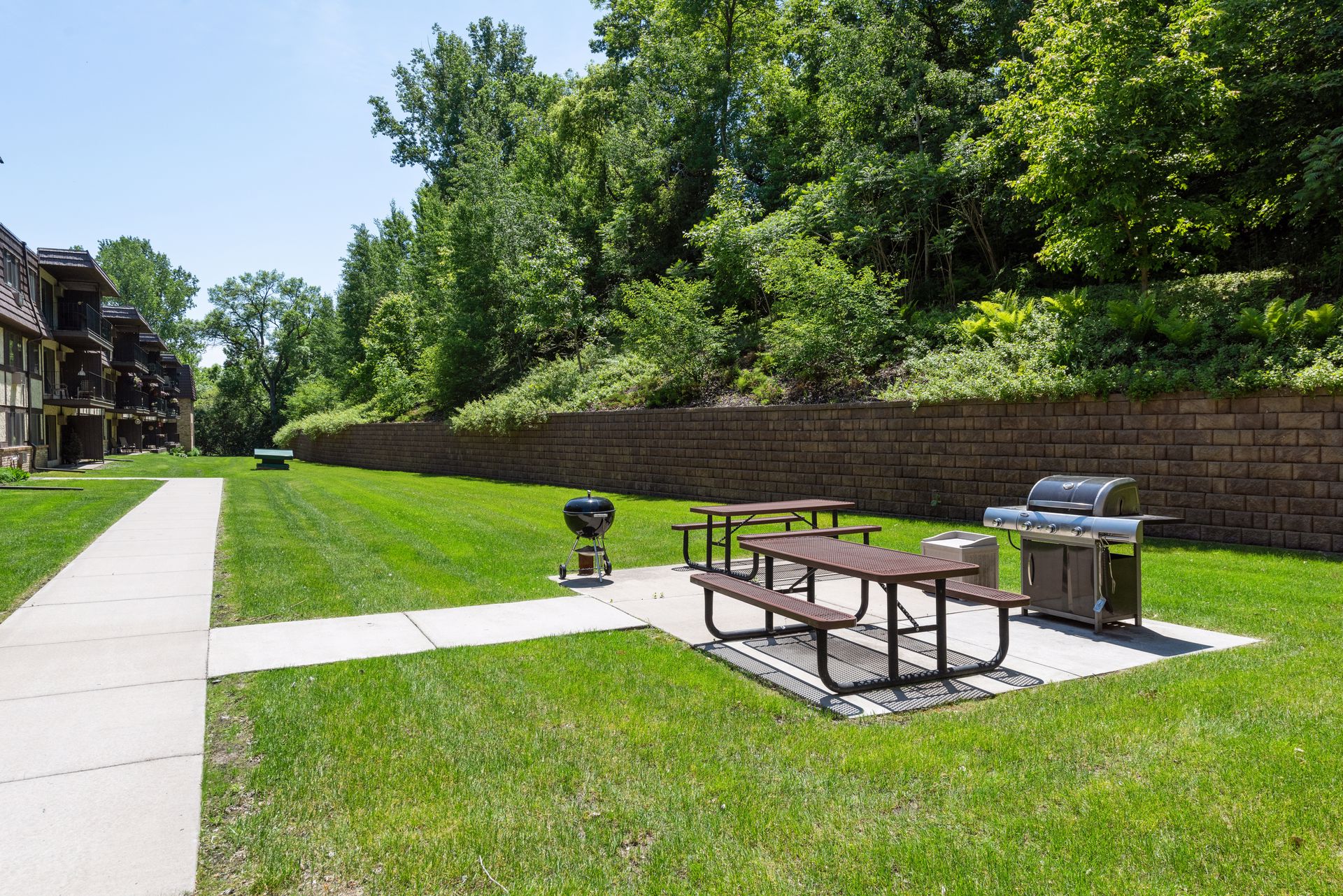  Second-Floor Wayzata Villas Condo with Beautiful Pond Views - 物件實景