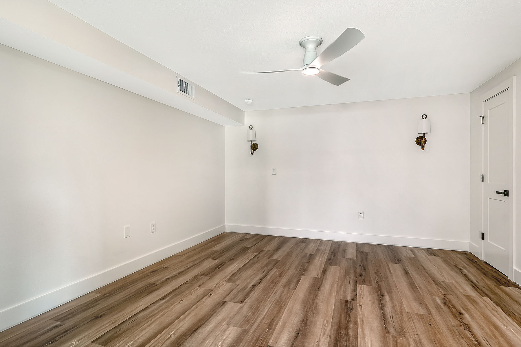  SPANISH MAIN YACHT CLUB CONDO - 物件實景
