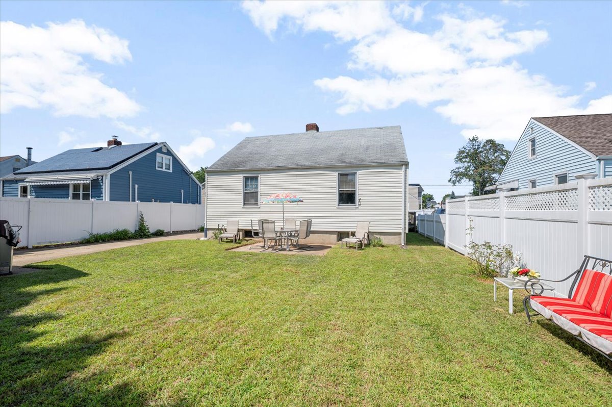 Bethpage, New York, 11714, United States, 4 Bedrooms Bedrooms, ,1 BathroomBathrooms,Residential,For Sale,1914302